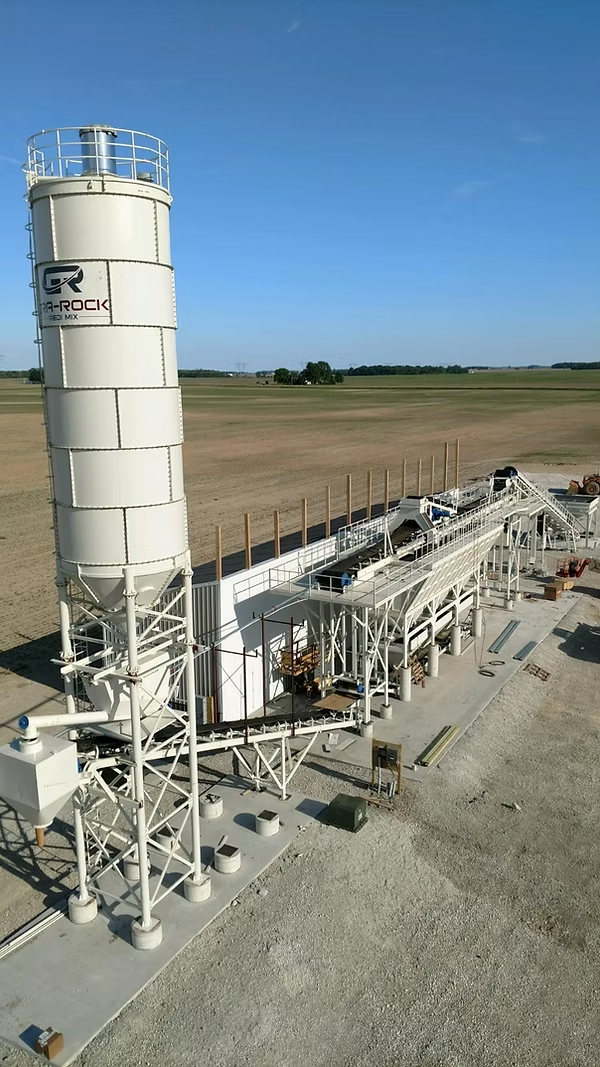 Centrales à béton : risques cutanés et chimiques, mesures de protection